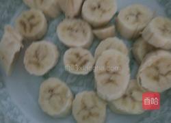 香蕉奶昔的做法图解2