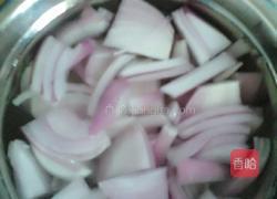 凉调洋葱腐竹的做法图解2
