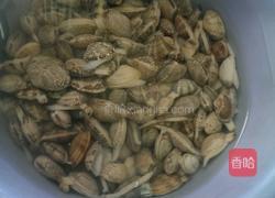 蛤蜊炖蛋的做法图解1