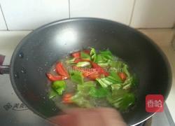 三鲜蜜瓜小炒肉的做法图解5