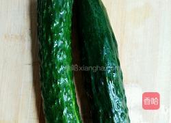酸辣黄瓜丁的做法图解1