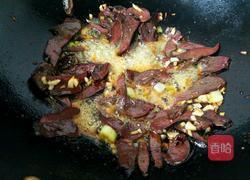 辣炒腊猪肝的做法图解6