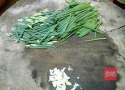 清炒韭菜花的做法图解1