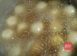 Illustration of how to make handmade brown sugar glutinous rice balls 5