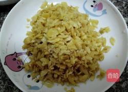 萝卜干炒五花肉的做法图解3