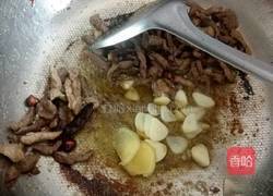 肉炒大蒜的做法图解2