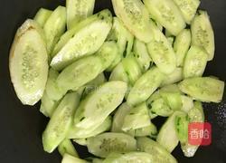 紫苏煎黄瓜的做法图解3