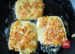 胡萝卜鸡蛋馒头片的做法图解8