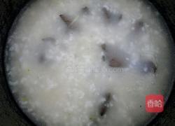 油条猪血粥的做法图解3