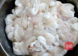 酸豆角炒猪小肠的做法图解1