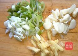 酱香鲤鱼块的做法图解3