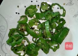 辣椒圈炒秋葵（简易版）的做法图解4