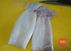 辣椒炒鱿鱼的做法图解1