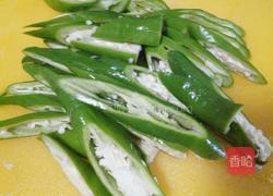 辣椒炒鱿鱼的做法图解4