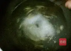 Illustration of instant noodles with cyclone mustard soup 9