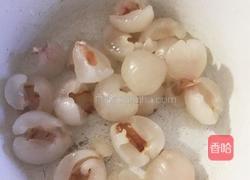 荔枝绿茶的做法图解1