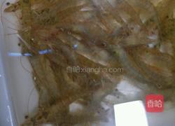 辣椒炒虾仁的做法图解1