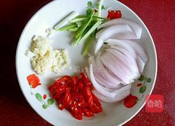 洋葱拌口条的做法图解3