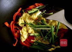 红椒炒鸡蛋的做法图解4