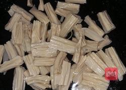 凉拌腐竹黑木耳的做法图解3