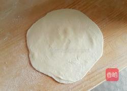 酸菜油梭子馅饼的做法图解12