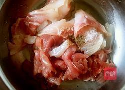 瘦肉鱼片皮蛋汤的做法图解4