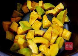 南瓜糯米芝麻饼的做法图解2