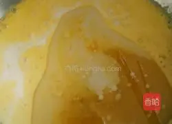 Raisin Cake Roll Recipe Illustration 3