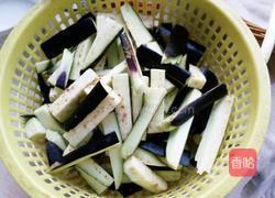 清炒茄条的做法图解1