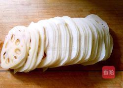 剁椒拌藕片的做法图解2