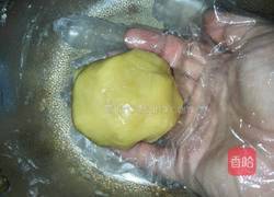 金黄红豆沙月饼的做法图解4