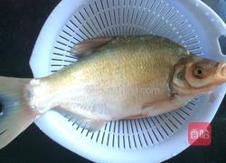 红烧鳊鱼的做法图解1