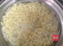 炒泡面的做法图解2