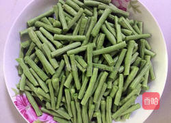 豆角烧肉的做法图解1