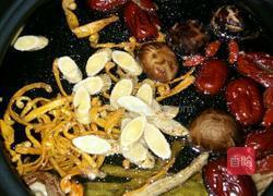 虫草花鸡汤的做法图解3