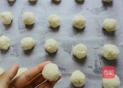 蛋白椰蓉球的做法图解8