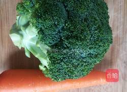 清炒西兰花的做法图解1