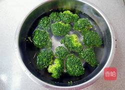 香菇西兰花的做法图解2