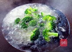 香菇西兰花的做法图解3