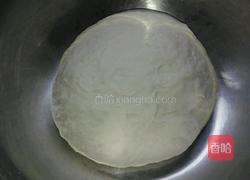 葱油饼的做法图解2