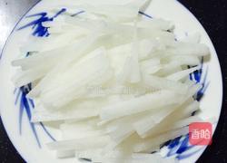 萝卜丝鲈鱼汤的做法图解3