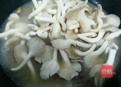 平菇排骨汤的做法图解6