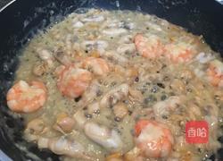 粤式海鲜面的做法图解8