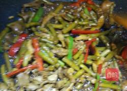 酸豆角炒鸡胗的做法图解5
