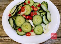 蒜片黄瓜的做法图解4