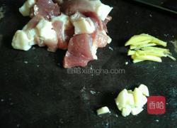 土豆山药炖红烧肉的做法图解1