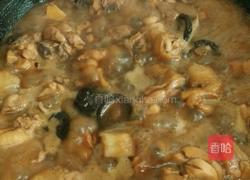 香菇炖鸡腿的做法图解9