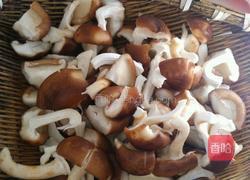 耗油香菇烧鸡翅的做法图解3