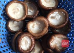 瘦肉鹌鹑蛋瓤鲜冬菇的做法图解1