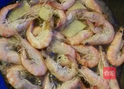 浇汁油爆虾的做法图解3